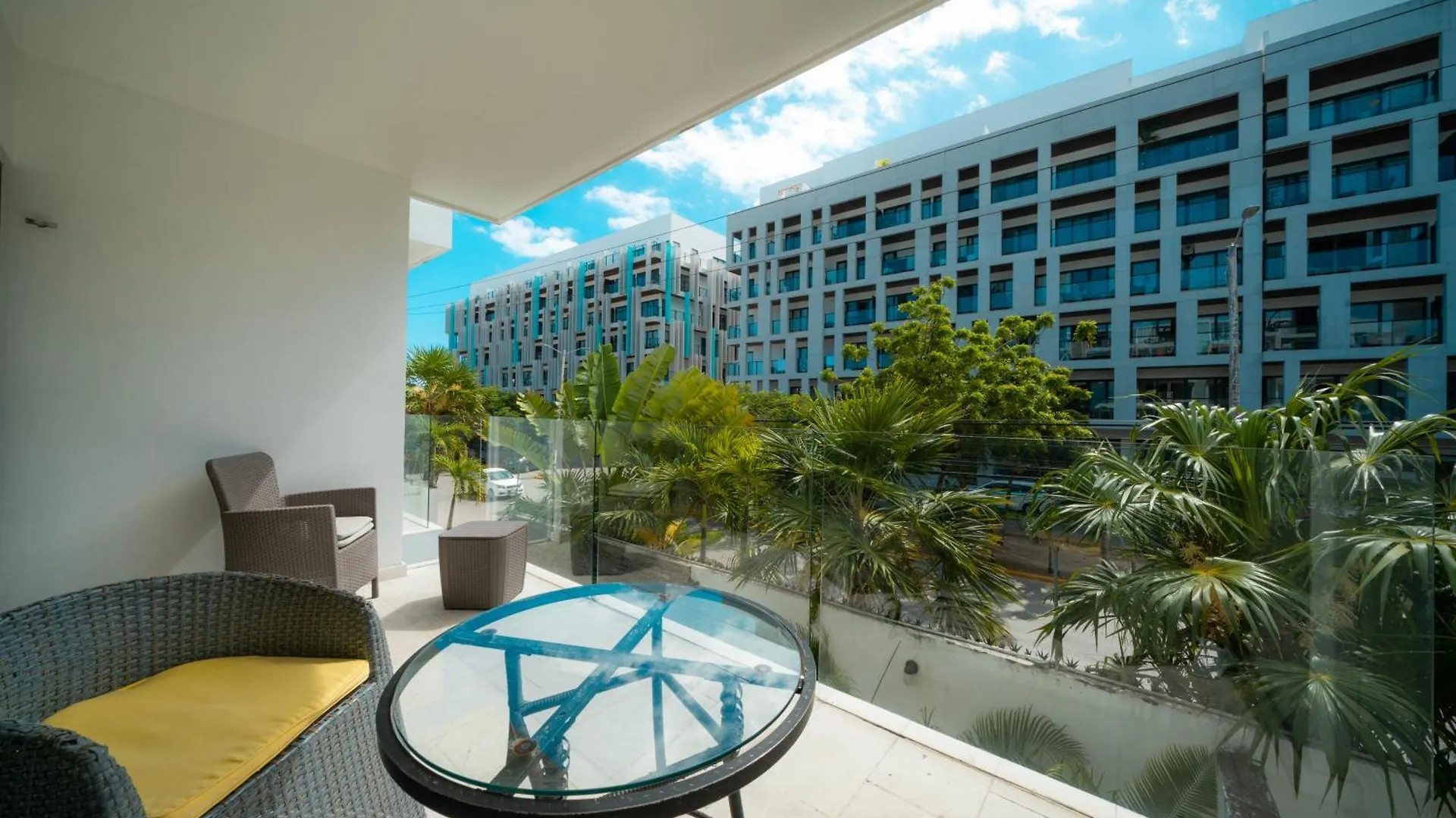 Condo Yucatan - Modern 1 Bedroom In Central Playa Near 5Th - At Calle 38 Condos Playa del Carmen Apartment