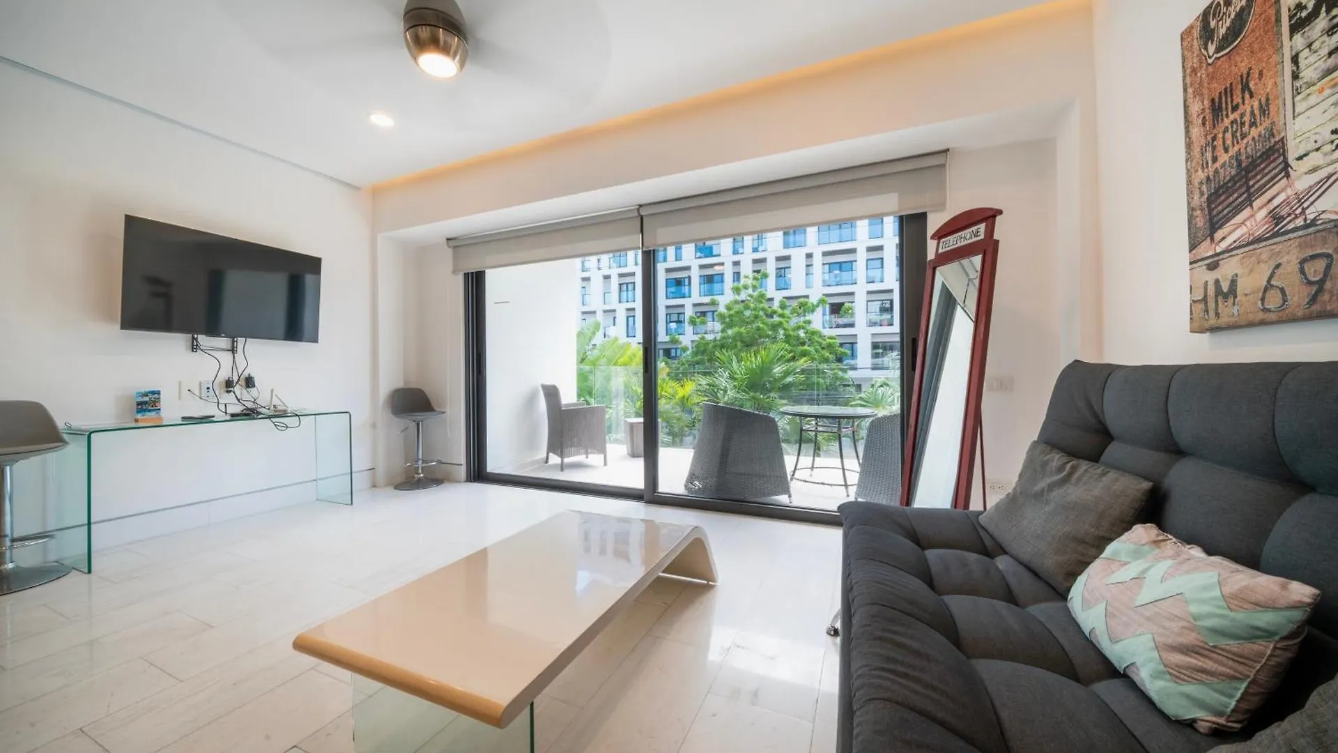 Condo Yucatan - Modern 1 Bedroom In Central Playa Near 5Th - At Calle 38 Condos Playa del Carmen